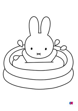 Coloriage Miffy - Miffy s'amuse dans sa piscine gonflable